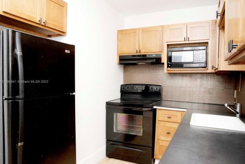 219 17 Ave, Hollywood FL 33020-2844 exterior