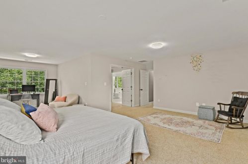 526 Beauregard Dr, Leesburg VA 20175-8924 exterior