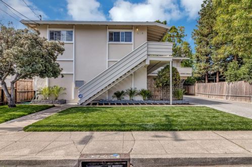 1506 Regent St, Redwood City, CA 94061-6819