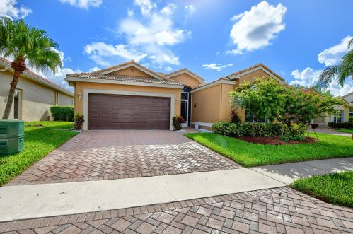 10530 Utopia Cir, Boynton Beach, FL 33437-5539