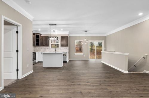 10914 Thiel Ct, Spotsylvania VA  22551-8034 exterior