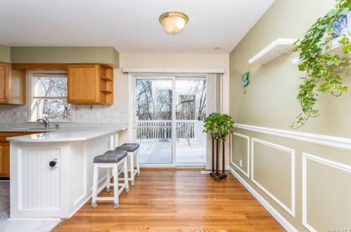 65 Greenvale Cir, White Plains NY  10607-1601 exterior