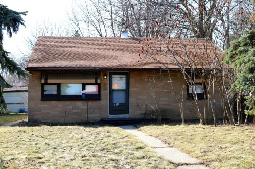 5757 Teutonia Ave, Milwaukee, WI 53209-4131