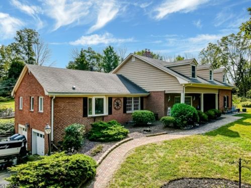 32 Springtown Rd, White House Station, NJ 08889-3350