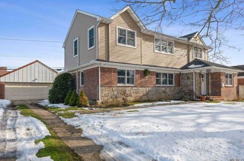 115 East St, New Hyde Park, NY 11040-1324