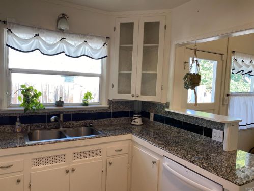 617 Jones St, Ukiah CA  95482-5313 exterior