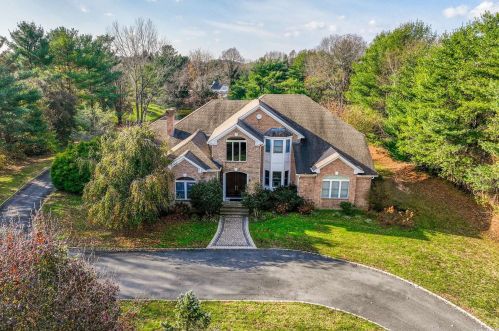 23 Overbrook Ln, Muttontown, NY 11545-2795