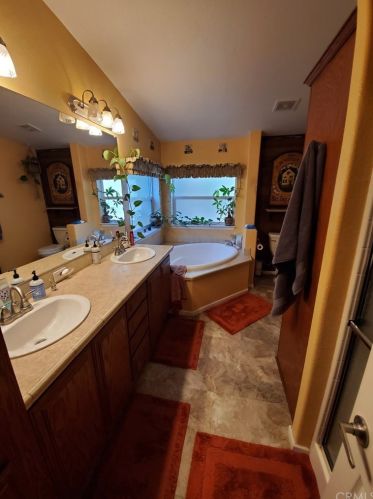 47305 Shady Oaks Ln, Temecula CA 92592-2933 exterior