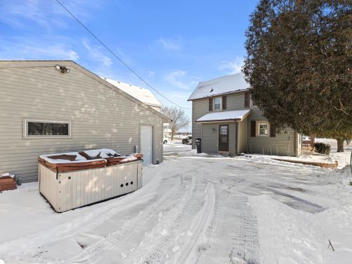 47 Russell Dr, Random Lake WI  53075-1770 exterior