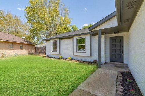 9813 Wren Ct, Conroe, TX 77385-3729