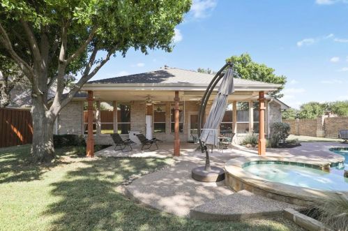 6001 Park Ln, Lewisville TX  75028-3775 exterior