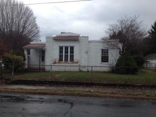 1600 Burgie St, Elizabethton, TN 37643-2815