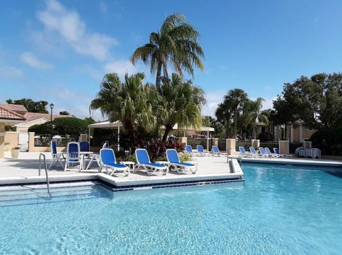 473 Prestwick Cir, West Palm Beach FL  33418-8475 exterior