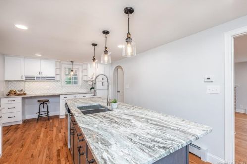 55 Forest St, Hartford CT  06118-2311 exterior