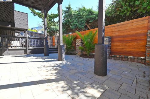 2400 Prosperity Way, San Leandro CA  94578-1124 exterior