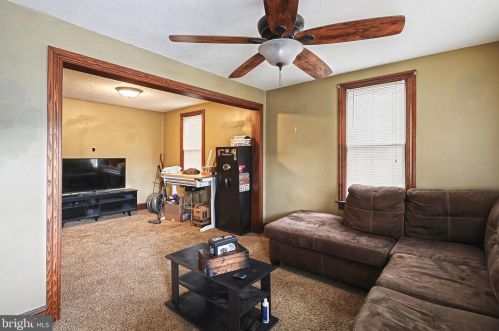 17 Westminster Ave, Hanover, PA 17331-3702