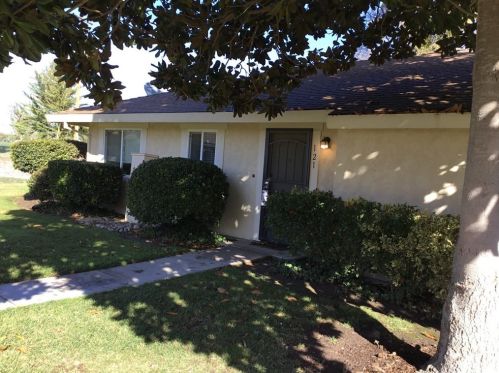 121 Flag Way, Lake Nacimiento, CA 93446-3435