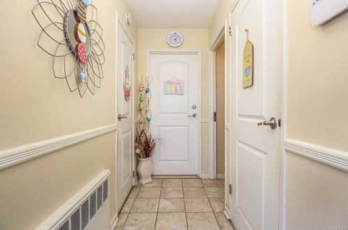 3537 Ropes Ave, Bronx, NY 10475-1018