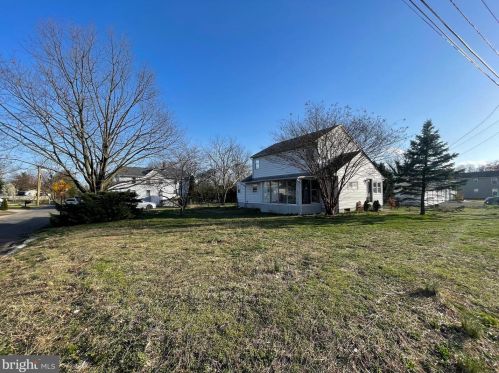 402 Division St, Riverton NJ  08077-2146 exterior