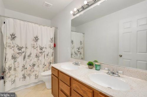 117 Alpine Dr, Leesburg VA  20175-6126 exterior