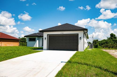 2704 34th St, Lehigh Acres, FL
