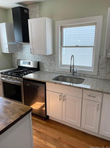 865 Noble Ave, Bridgeport CT  06608-1049 exterior