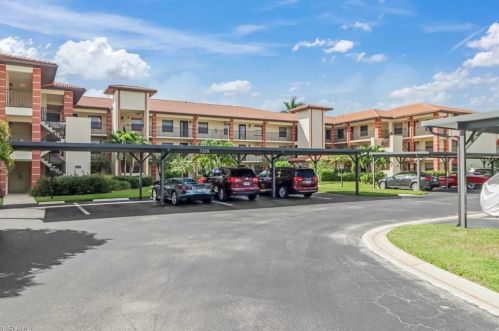 7220 Coventry Ct, Naples FL  34104-6717 exterior