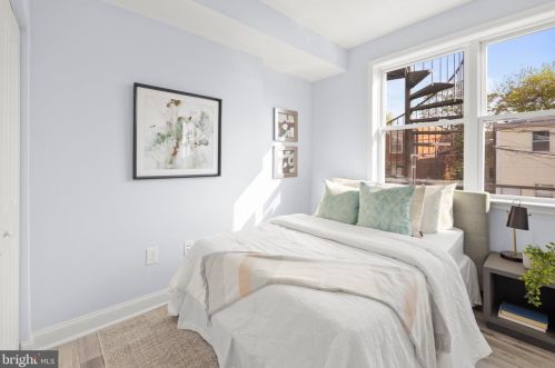 1111 Holbrook Ter, Washington DC 20002-2704 exterior