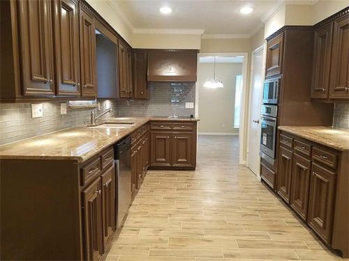 422 Willow Vista Dr, Taylor Lake Village, TX 77586-6020