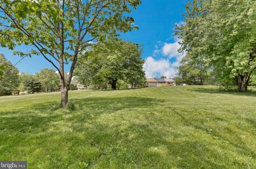 3102 Sapphire Ct, Wilmington DE  19810-2241 exterior