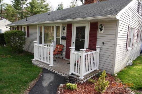 44 Daniel Blvd, Bloomfield, CT 06002-2876