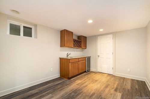 1016 Cook St, Denver CO 80209-4922 exterior