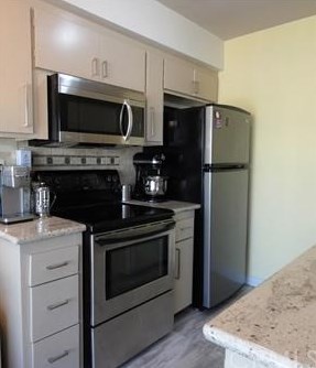 335 Cedar Ave, Long Beach CA  90802-2872 exterior