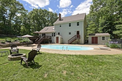 165 Cumberland Rd, Wrentham, MA 02093-1825