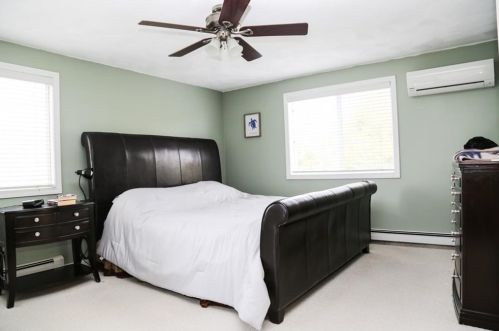 853 Boston Neck Rd, South Kingstown RI  02882-2904 exterior