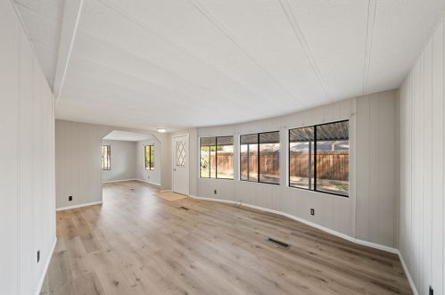 32861 Brechtel St, Lake Elsinore CA  92530-0420 exterior