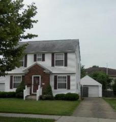 990 Hartford Ave, Akron, OH 44320-2740