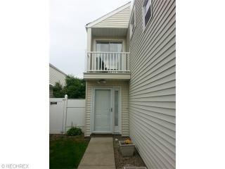 93 Castle Ct, Brunswick, OH 44212-1205