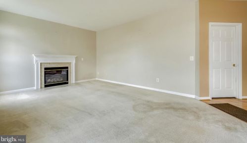 39 Houser Dr, Lovettsville VA  20180-8631 exterior