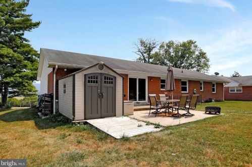 473 Lee St, Woodstock, VA 22664-1476