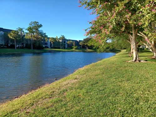 1649 Spoonbill Ln, Naples, FL 34105-2878