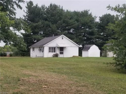 1307 Roselawn Ave, Belpre, OH 45714-2123