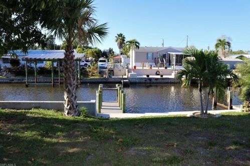 4742 Sandpiper Dr, Saint James City FL  33956-2833 exterior