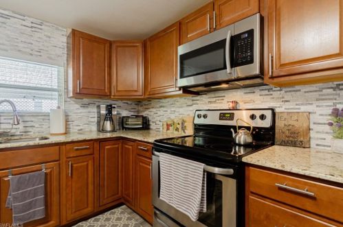 803 Cape Haze Ln, Naples, FL 34104-4115