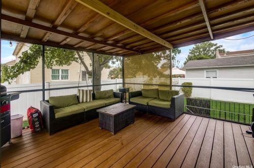 1317 Union Ave, Floral Park NY  11003-2610 exterior