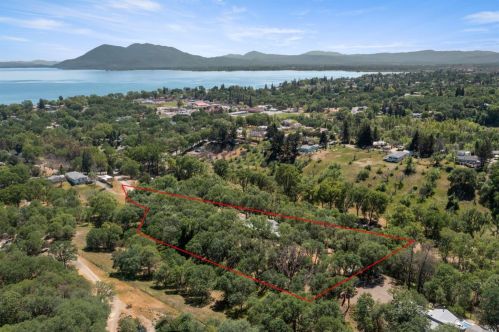 675 Starr Dust Ct, Lakeport CA  95453-6976 exterior