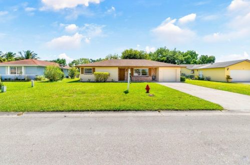144 Sandpiper Ave, West Palm Beach, FL 33411-2918