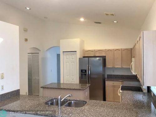8107 Bellafiore Way, Boynton Beach FL  33472-7151 exterior