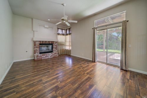 273 Sparrow St, Vacaville CA  95687-7223 exterior