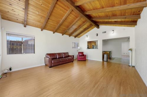 11325 Camarosa Cir, San Diego CA 92126-1621 exterior